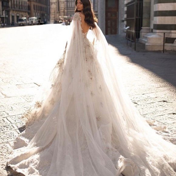 Milla Nova Wedding Dress - Picture 8 of 9